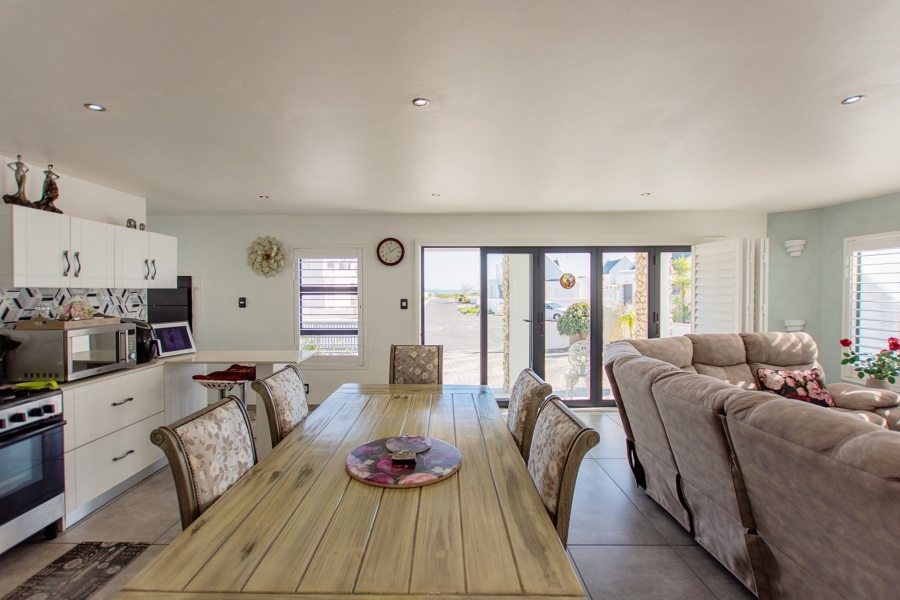 4 Bedroom Property for Sale in Dwarskersbos Western Cape